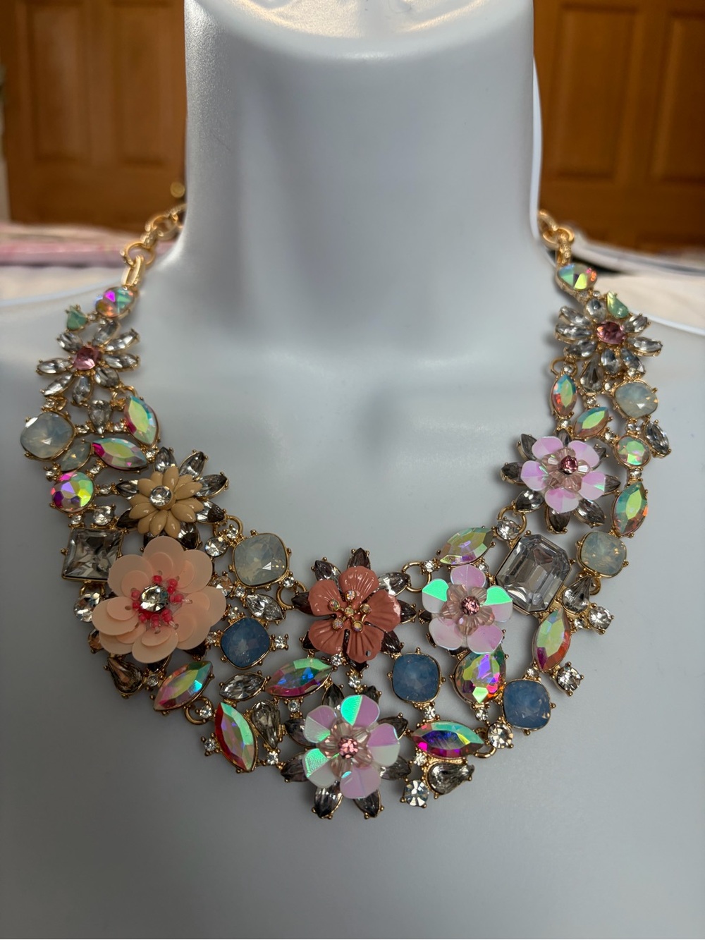 NWOT Aratta Floral  Statement Necklace with Iridescent and Pink Accents - Picture 15 of 16